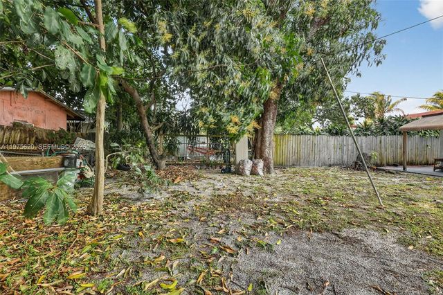 834 NW 115th St, Miami, FL 33168