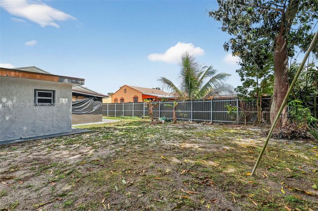 834 NW 115th St, Miami, FL 33168