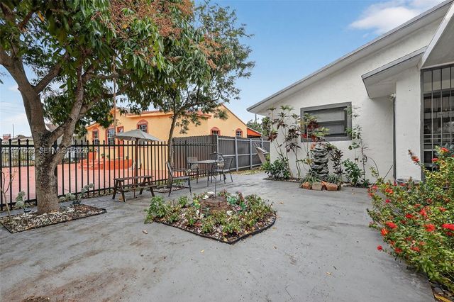 834 NW 115th St, Miami, FL 33168