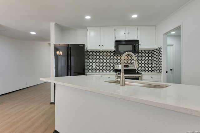 3218 JENKINS DR, San Antonio, TX 78247