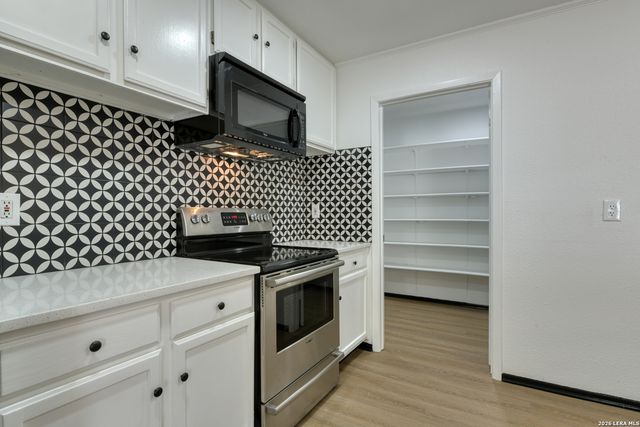 3218 JENKINS DR, San Antonio, TX 78247