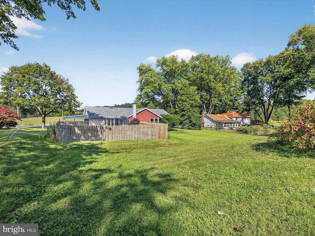 4597 BOSSLER RD, Elizabethtown, PA 17022