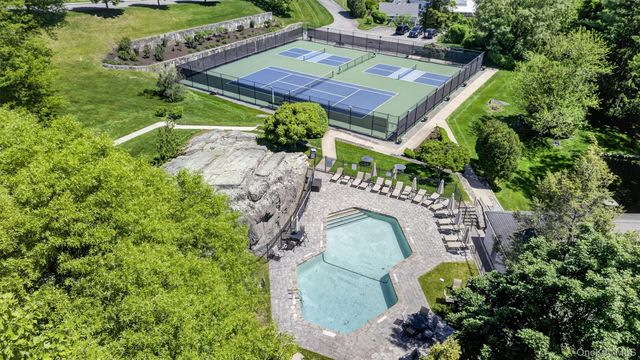 17 Ingleside Lane 31B, White Plains, NY 10605