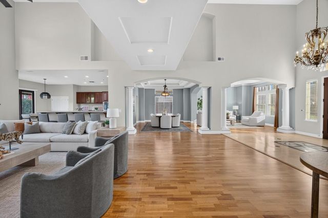 1511 Heredia Dr, Roseville, CA 95747