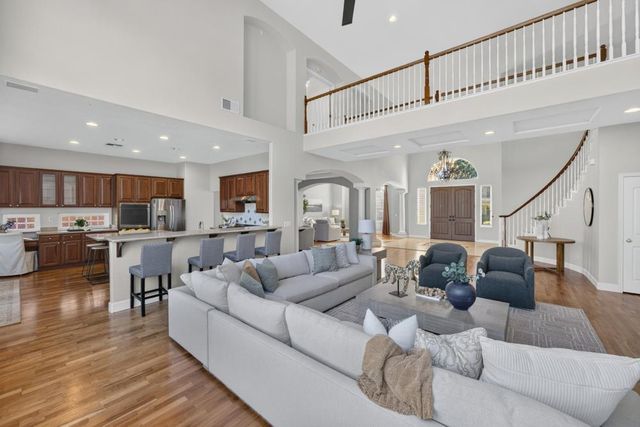 1511 Heredia Dr, Roseville, CA 95747