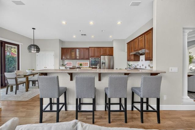 1511 Heredia Dr, Roseville, CA 95747