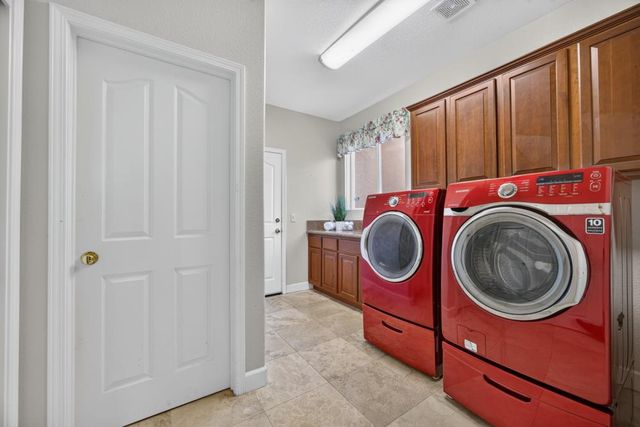 1511 Heredia Dr, Roseville, CA 95747