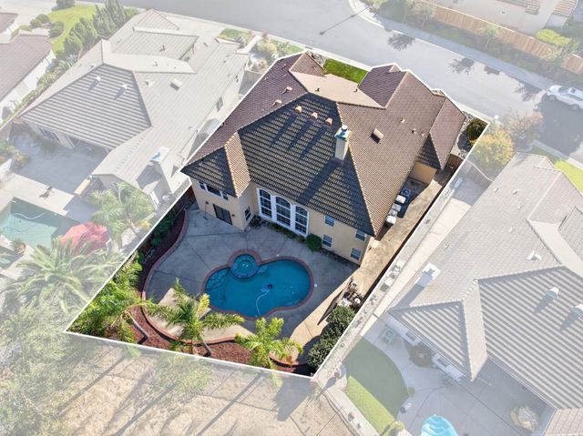 1511 Heredia Dr, Roseville, CA 95747