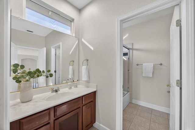 1511 Heredia Dr, Roseville, CA 95747