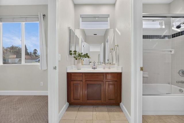 1511 Heredia Dr, Roseville, CA 95747