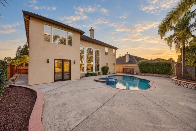 1511 Heredia Dr, Roseville, CA 95747
