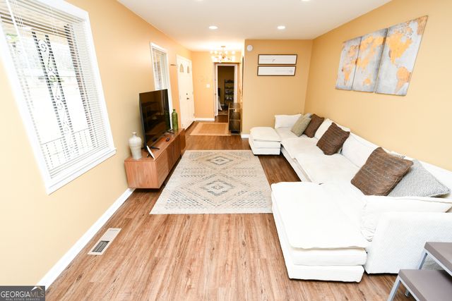 316 Meadowridge Drive, Warner Robins, GA 31093