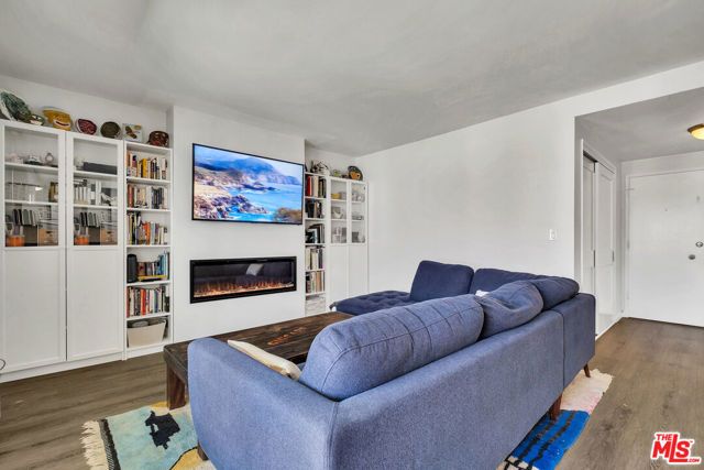 5674 Windsor Way 210, Culver City, CA 90230