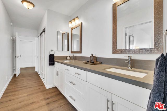 5674 Windsor Way 210, Culver City, CA 90230