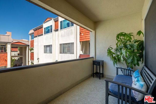 5674 Windsor Way 210, Culver City, CA 90230