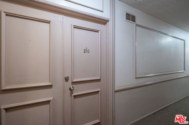 5674 Windsor Way 210, Culver City, CA 90230