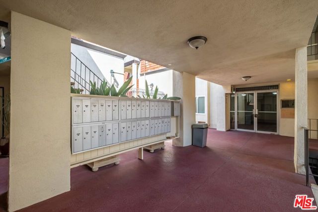 5674 Windsor Way 210, Culver City, CA 90230
