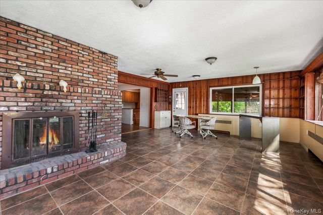 593 Pearl Street, Oceanside, NY 11572