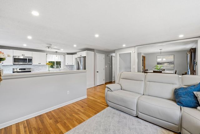 39 Gallows Hill Rd, Salem, MA 01970