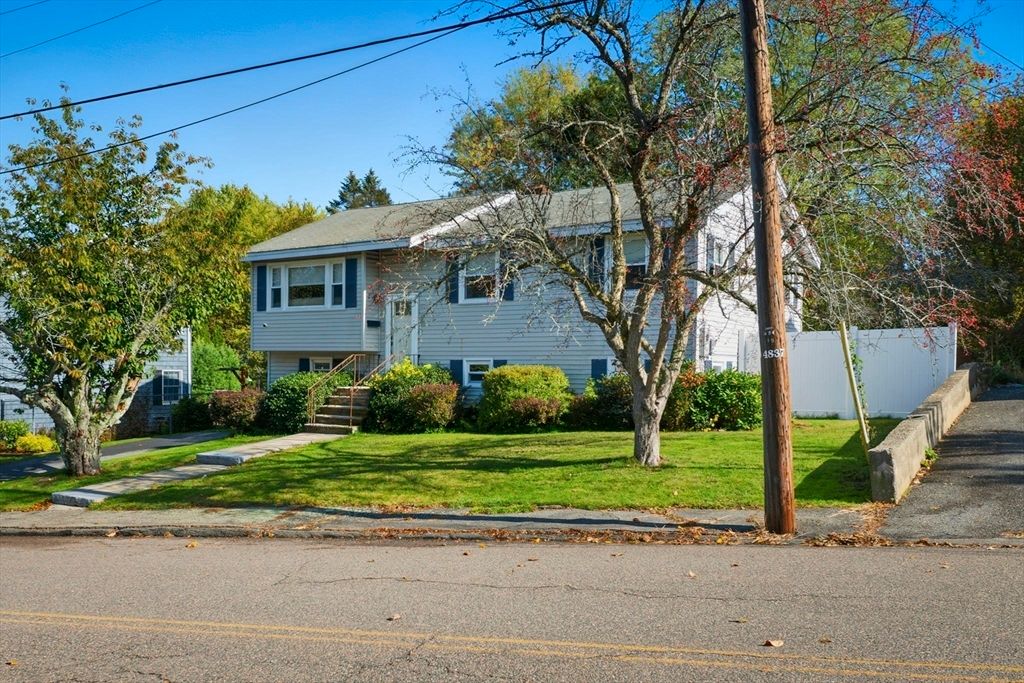 39 Gallows Hill Rd, Salem, MA 01970