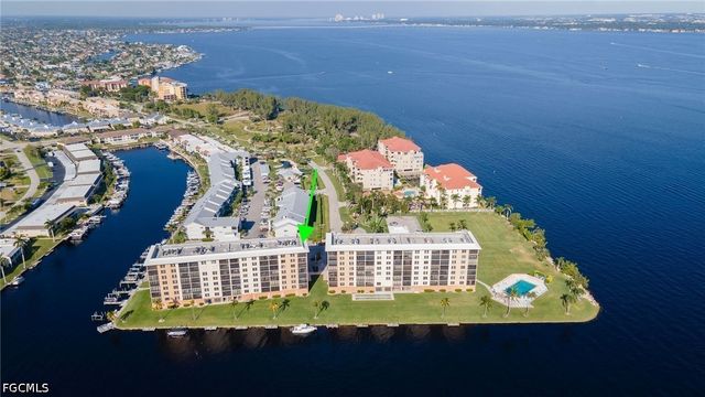 4260 SE 20th PL 401, Cape Coral, FL 33904