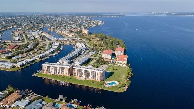 4260 SE 20th PL 401, Cape Coral, FL 33904
