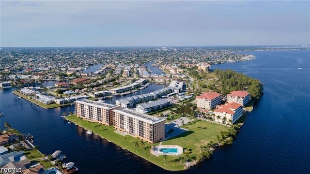 4260 SE 20th PL 401, Cape Coral, FL 33904