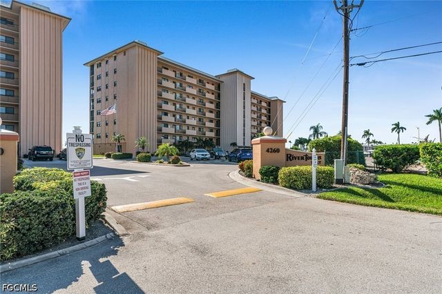 4260 SE 20th PL 401, Cape Coral, FL 33904