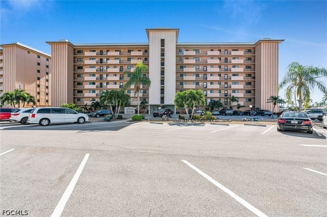 4260 SE 20th PL 401, Cape Coral, FL 33904