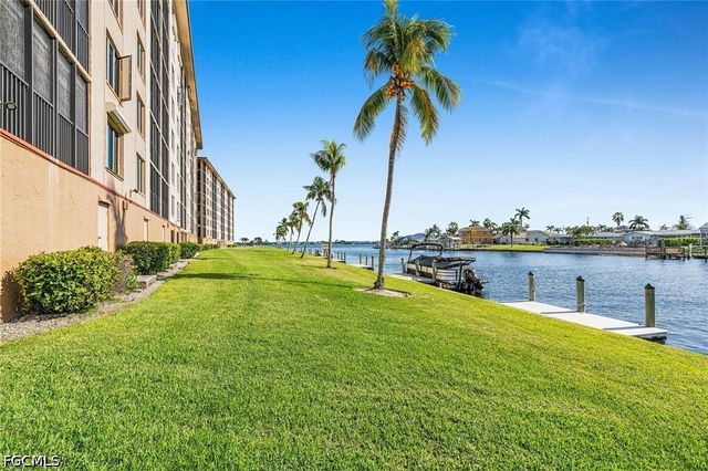 4260 SE 20th PL 401, Cape Coral, FL 33904