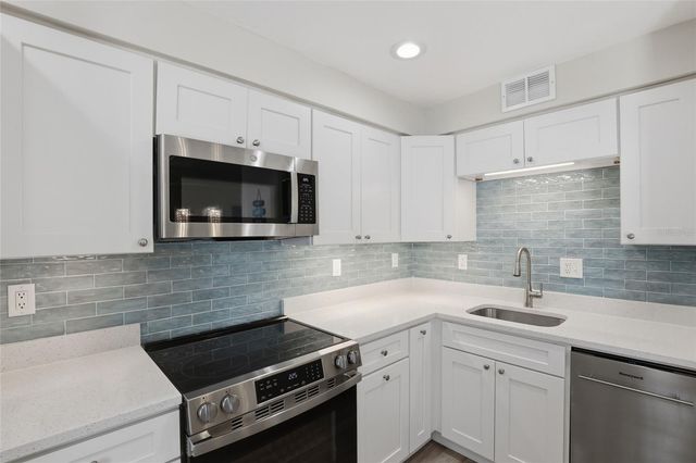 5950 MIDNIGHT PASS ROAD 101, Sarasota, FL 34242