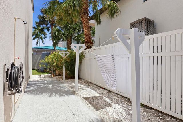 5950 MIDNIGHT PASS ROAD 101, Sarasota, FL 34242
