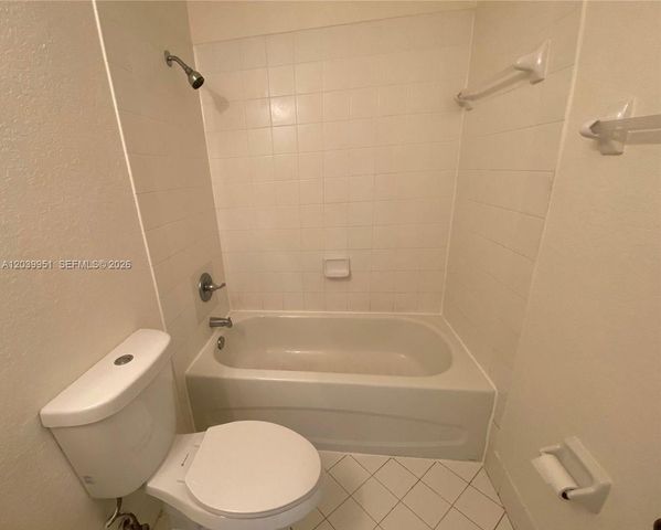 930 NE 34th Avenue 202, Homestead, FL 33033