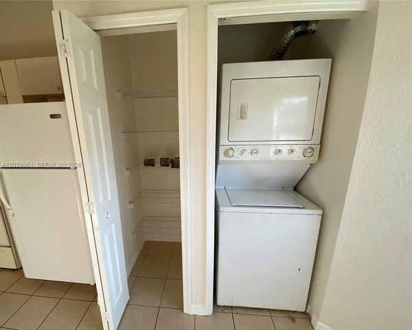 930 NE 34th Avenue 202, Homestead, FL 33033