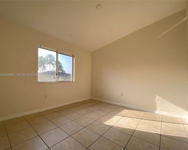 930 NE 34th Avenue 202, Homestead, FL 33033