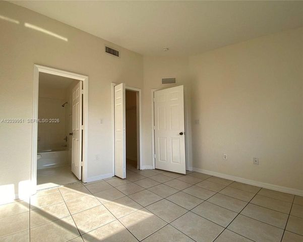 930 NE 34th Avenue 202, Homestead, FL 33033