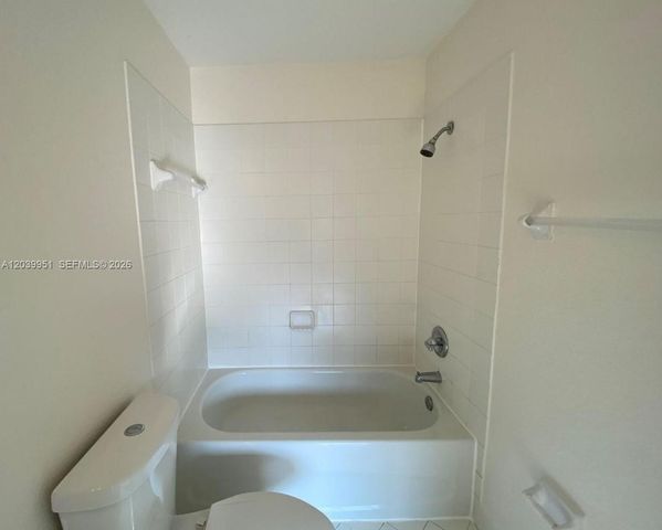 930 NE 34th Avenue 202, Homestead, FL 33033