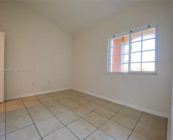 930 NE 34th Avenue 202, Homestead, FL 33033