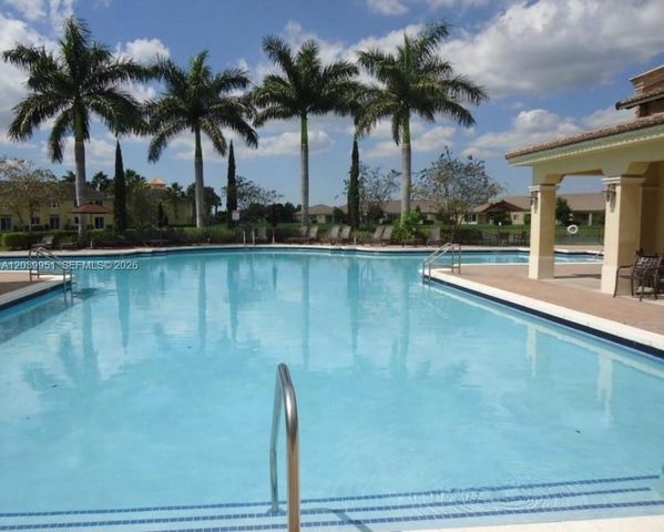 930 NE 34th Avenue 202, Homestead, FL 33033