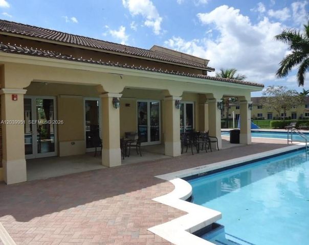 930 NE 34th Avenue 202, Homestead, FL 33033