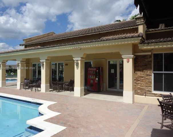 930 NE 34th Avenue 202, Homestead, FL 33033