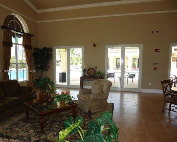 930 NE 34th Avenue 202, Homestead, FL 33033