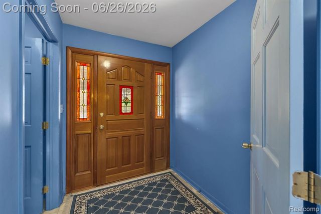 21362 Lahser Road, Southfield, MI 48033