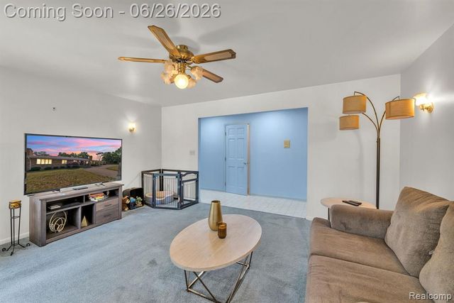 21362 Lahser Road, Southfield, MI 48033