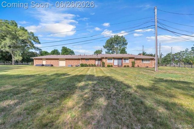 21362 Lahser Road, Southfield, MI 48033