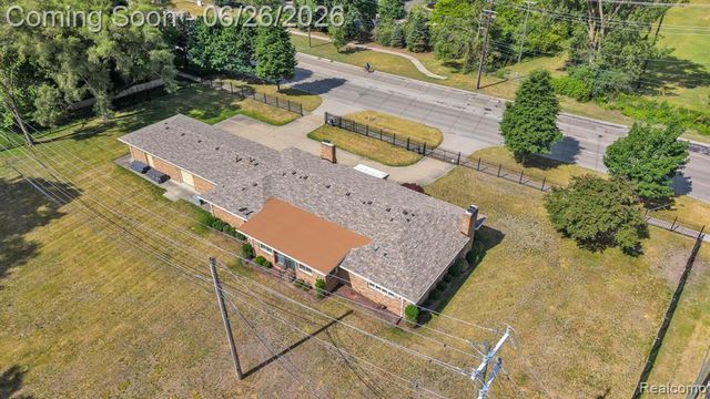 21362 Lahser Road, Southfield, MI 48033