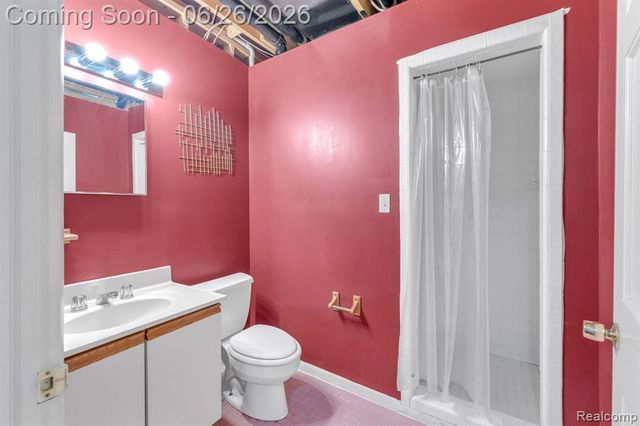 21362 Lahser Road, Southfield, MI 48033
