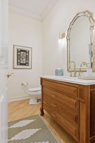 5000 Malibu Drive, Edina, MN 55436