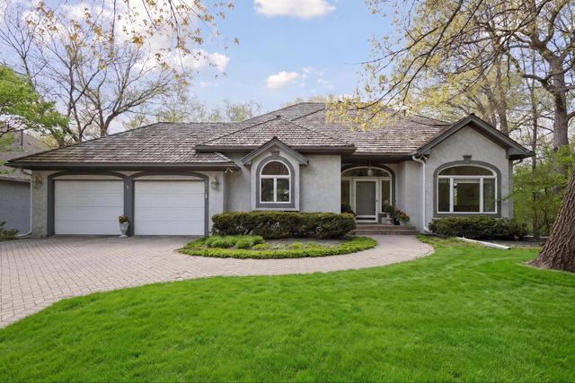 5000 Malibu Drive, Edina, MN 55436
