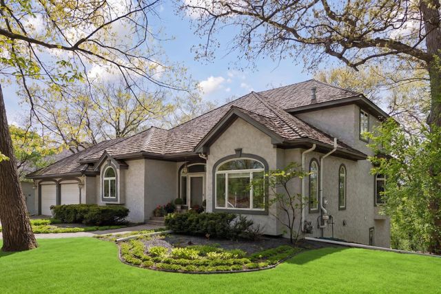 5000 Malibu Drive, Edina, MN 55436